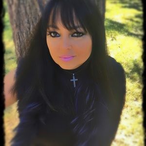 Meet your Posher, Vita